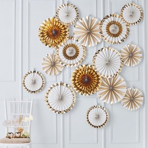 Pin wheel backdrop - Gold wedding
